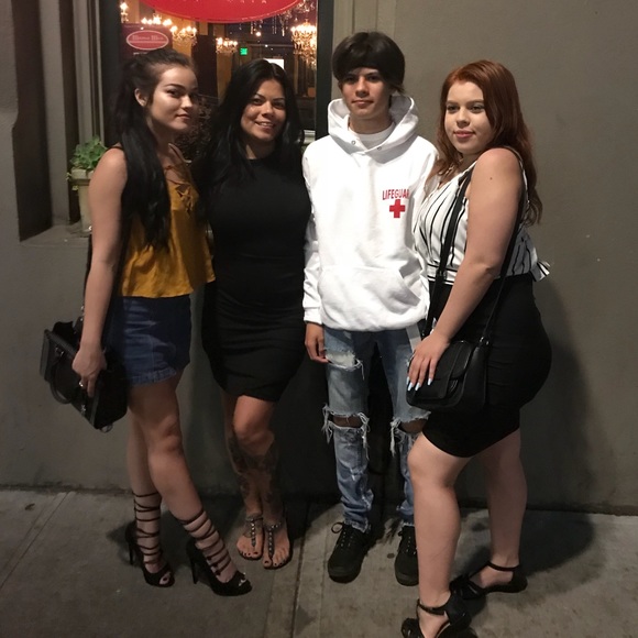 Meet your posher, Krissy - Picture 5 of 8